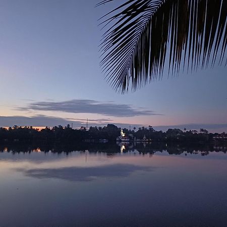 Villa River View Алутгама Екстериор снимка