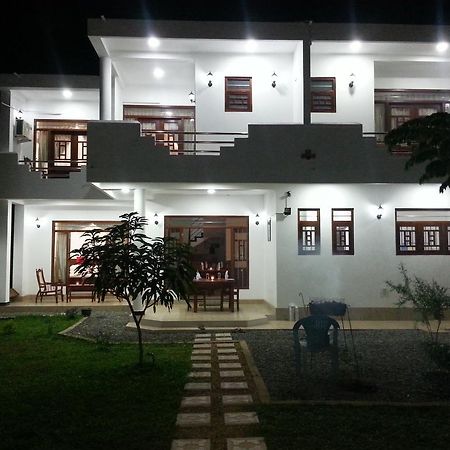 Villa River View Алутгама Екстериор снимка