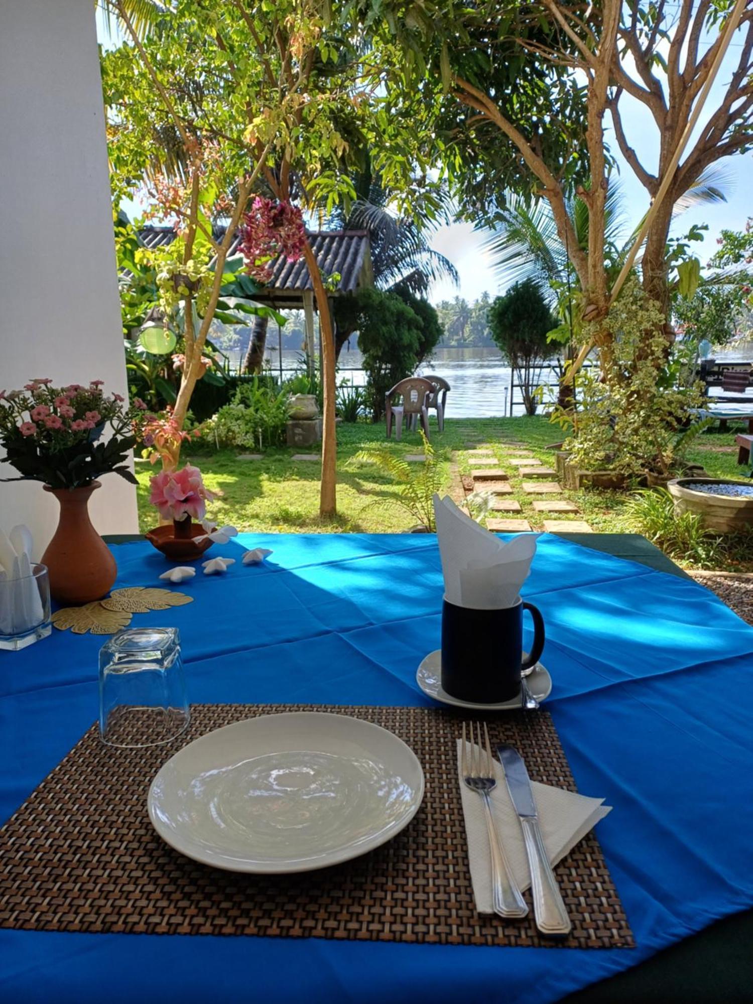 Villa River View Алутгама Екстериор снимка