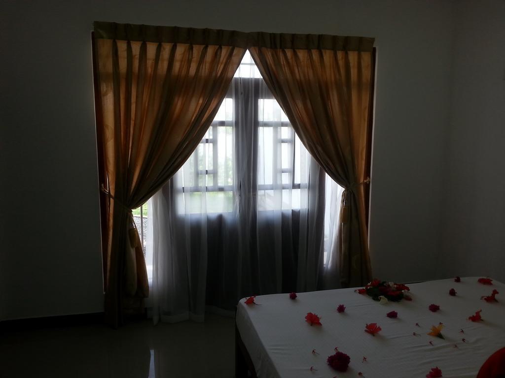 Villa River View Алутгама Екстериор снимка