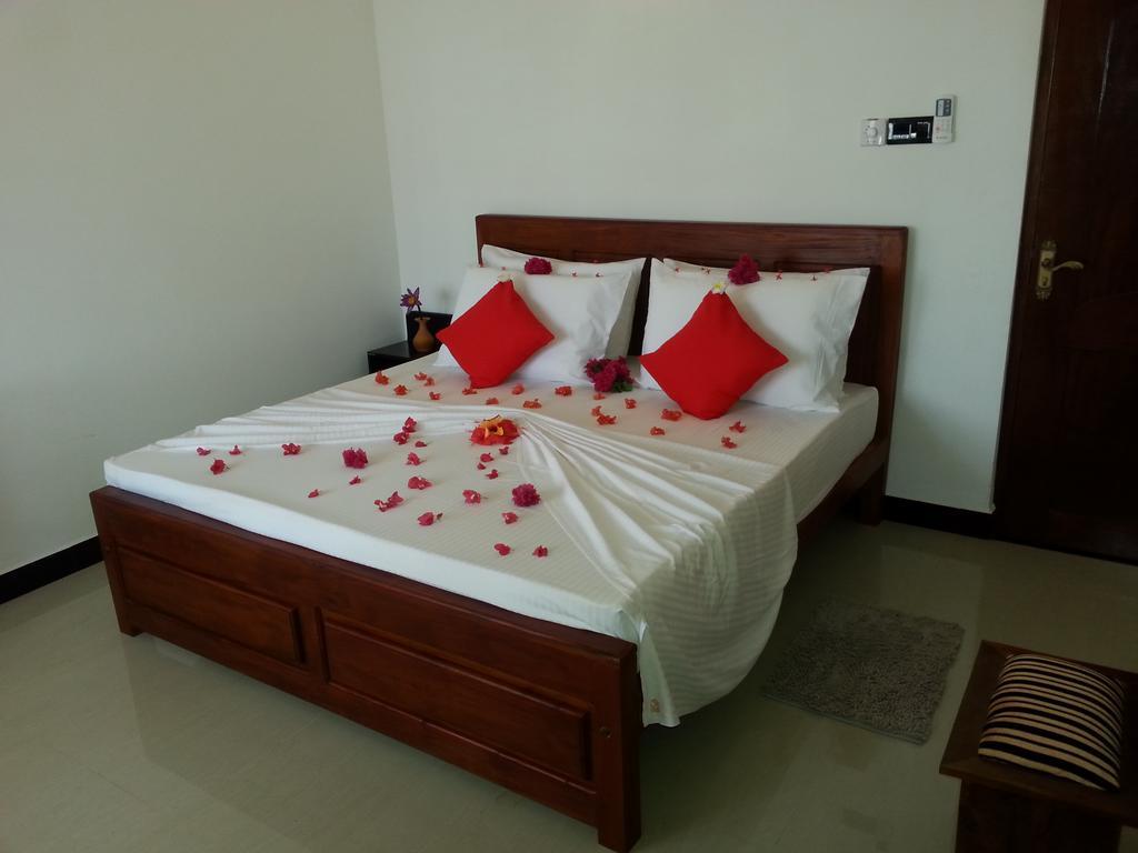 Villa River View Алутгама Екстериор снимка