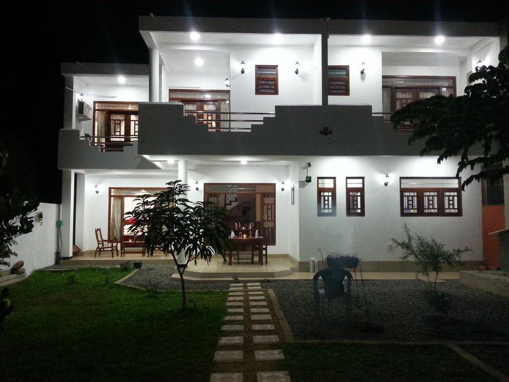 Villa River View Алутгама Екстериор снимка
